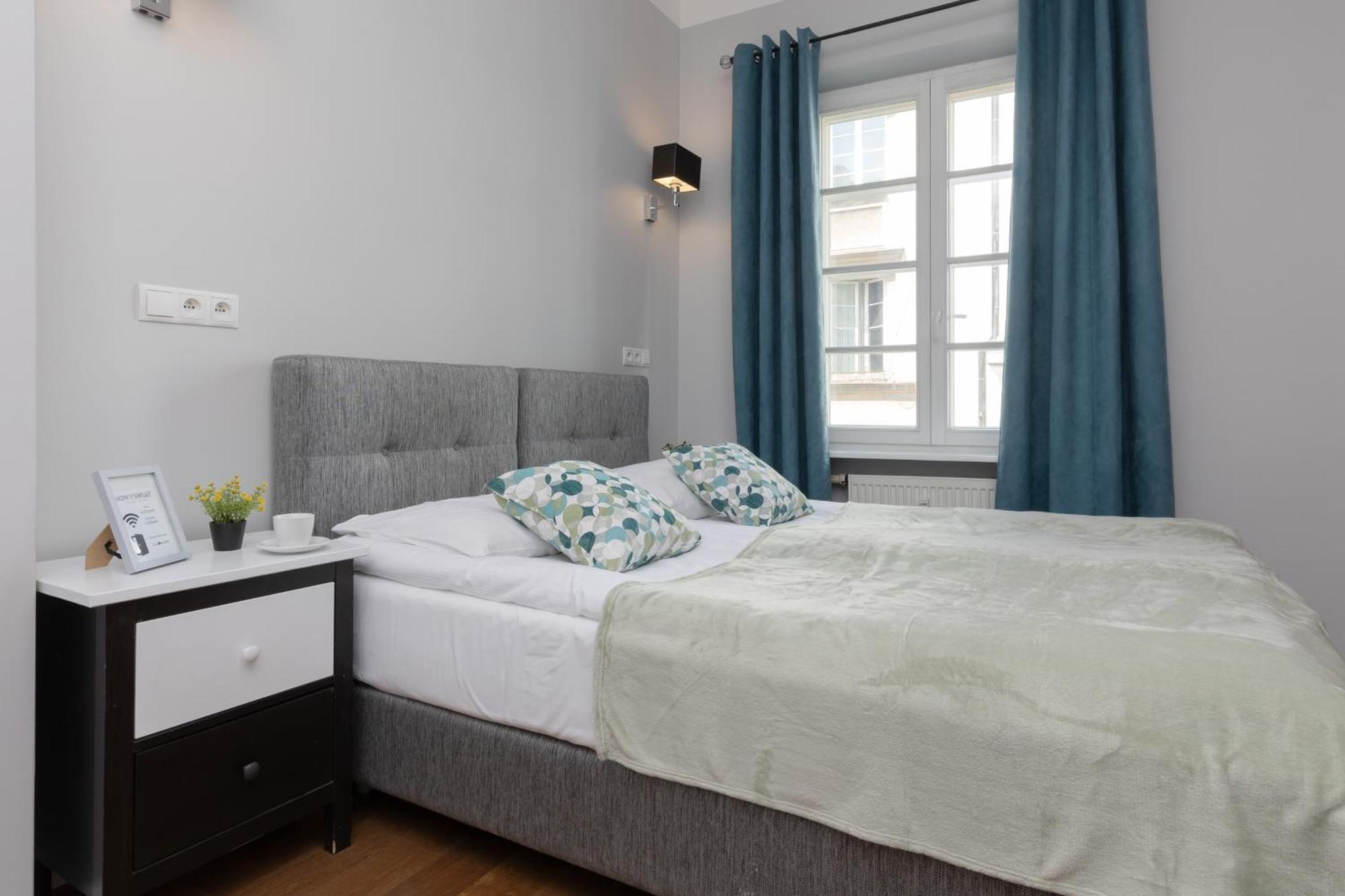 City Center Aparthotel Chmielna By Noclegi Renters Varsóvia Exterior foto